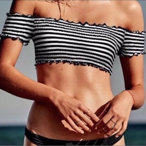 Victoria's Secret PINK Off Shoulder Crop Swim Top Black White Stripe Large - Picture 1 of 3